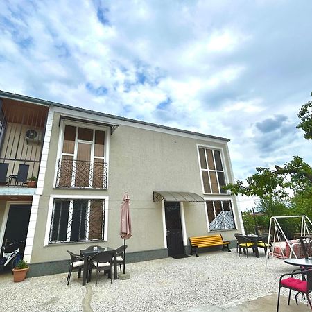 Gold Guest House Kutaisi Esterno foto