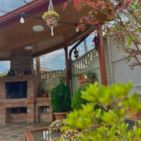 Gold Guest House Kutaisi Esterno foto