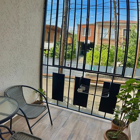 Gold Guest House Kutaisi Esterno foto