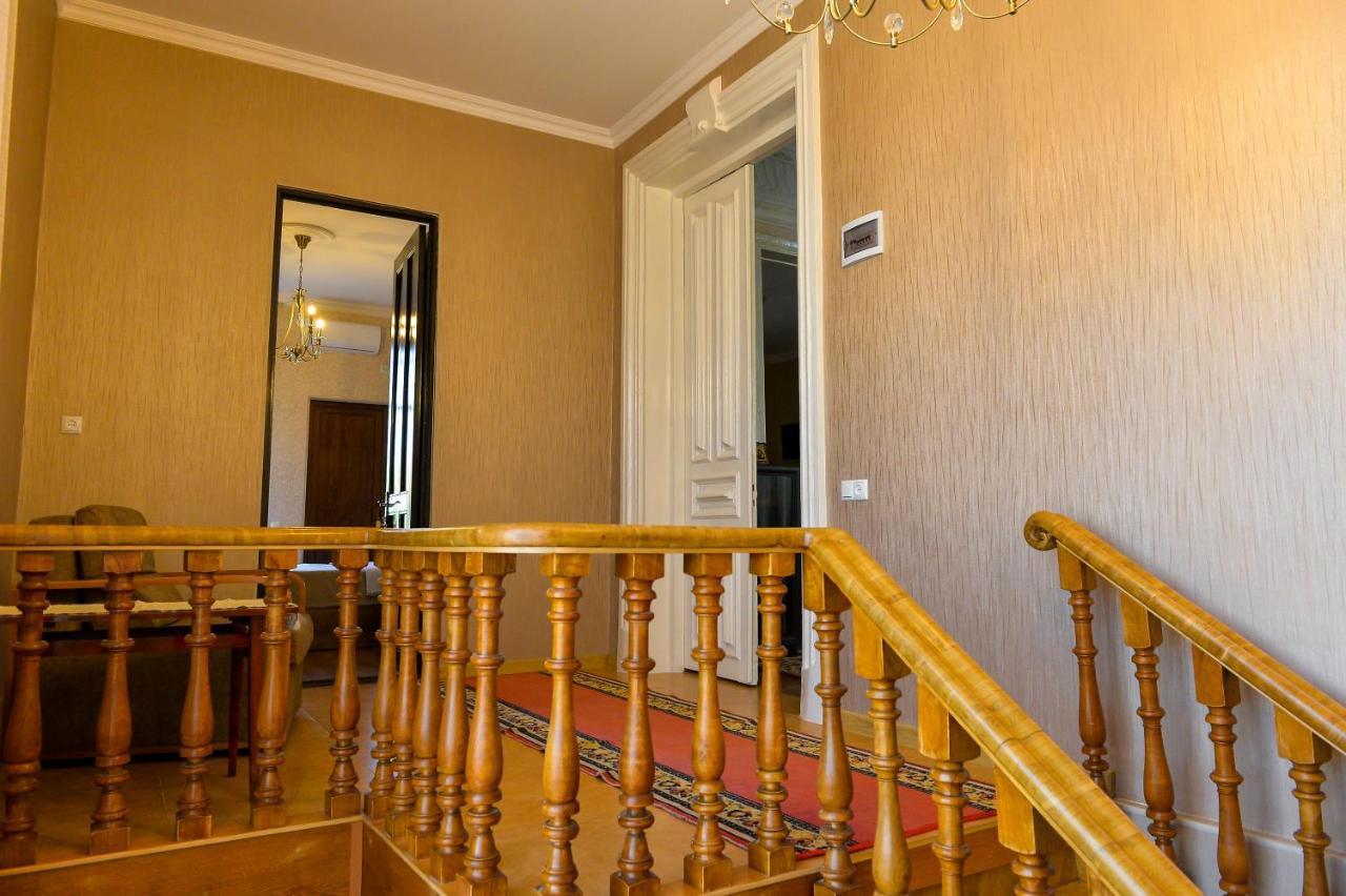 Gold Guest House Kutaisi Esterno foto