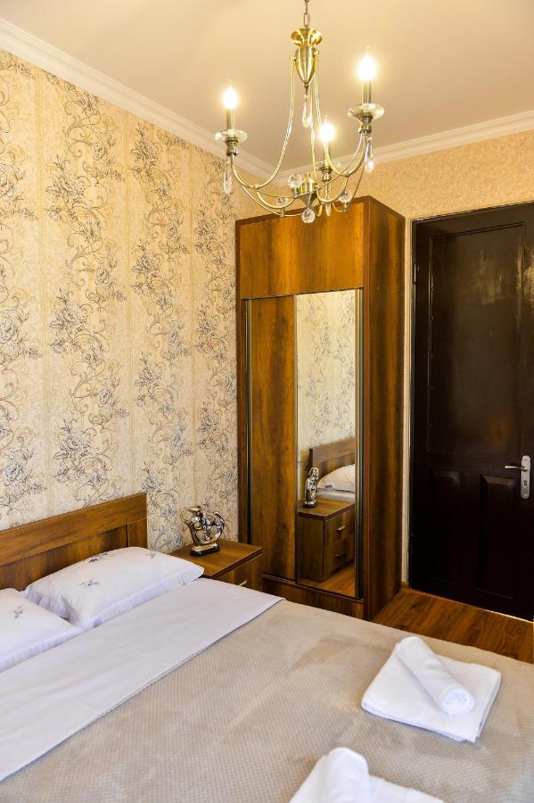 Gold Guest House Kutaisi Esterno foto