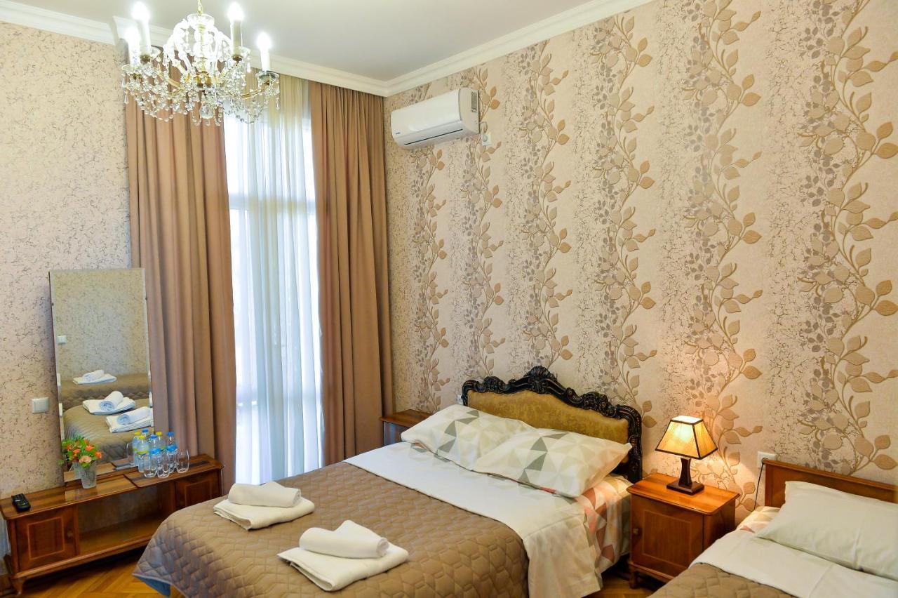 Gold Guest House Kutaisi Esterno foto