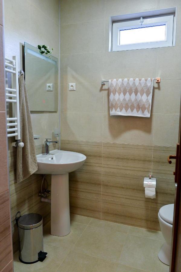 Gold Guest House Kutaisi Esterno foto