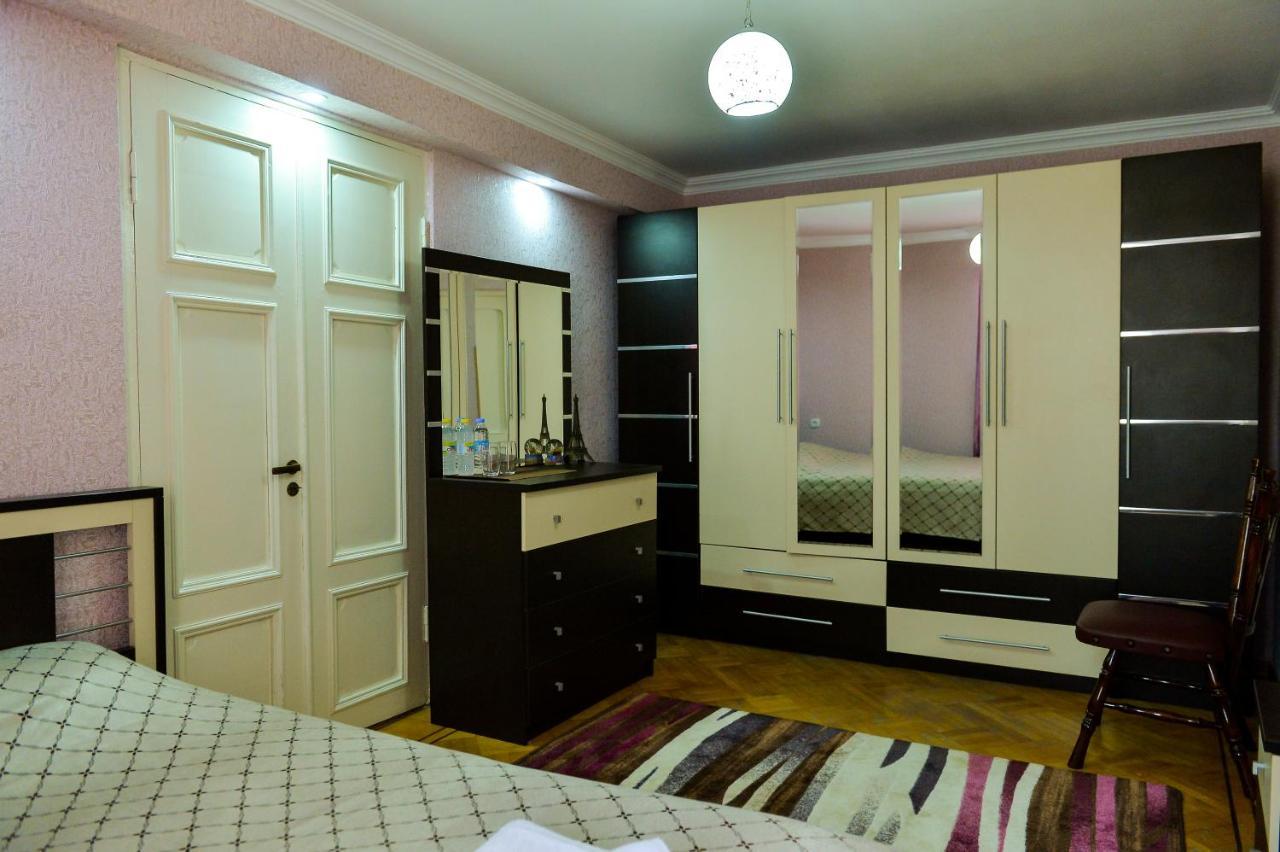 Gold Guest House Kutaisi Esterno foto