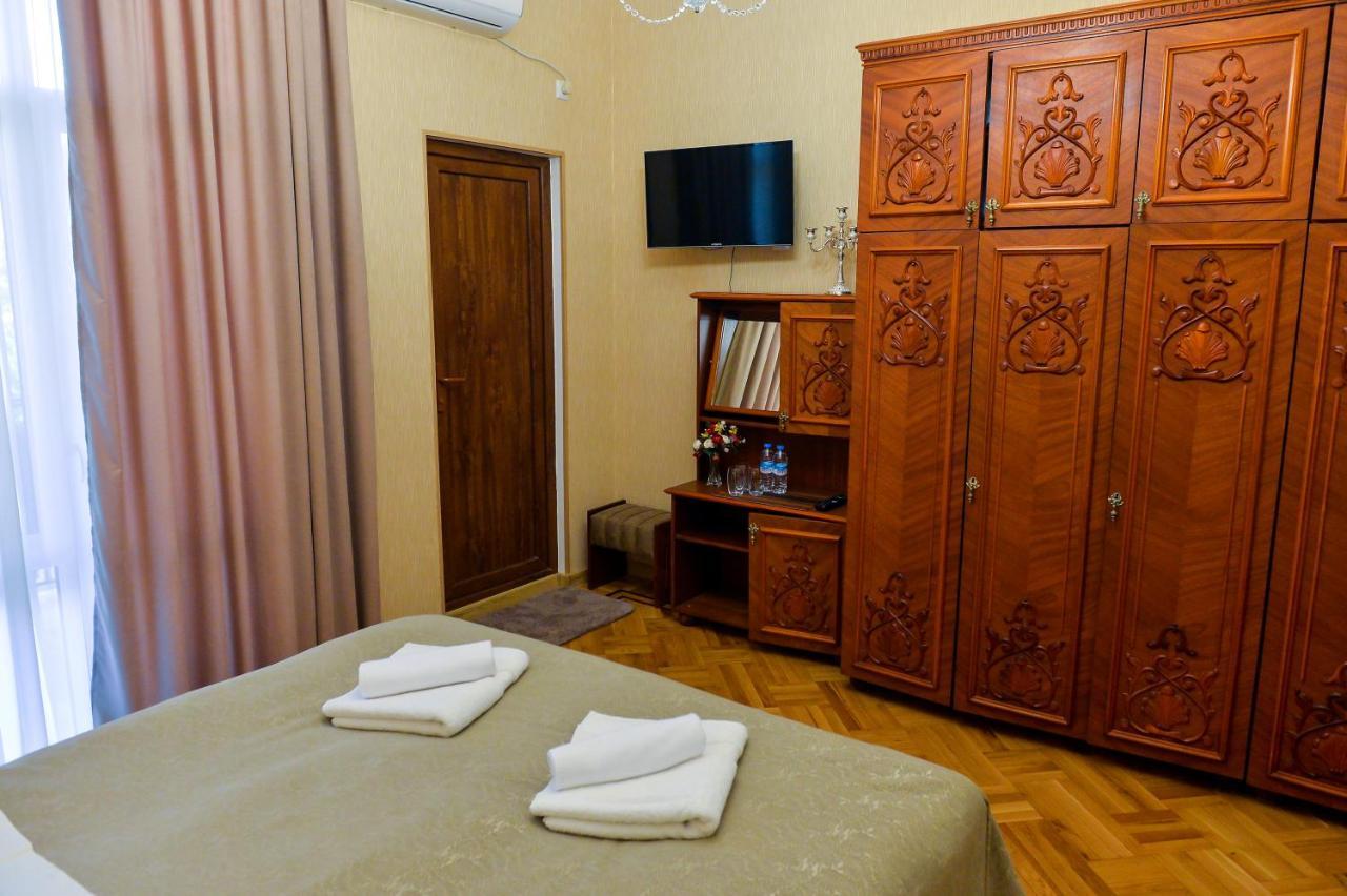 Gold Guest House Kutaisi Esterno foto