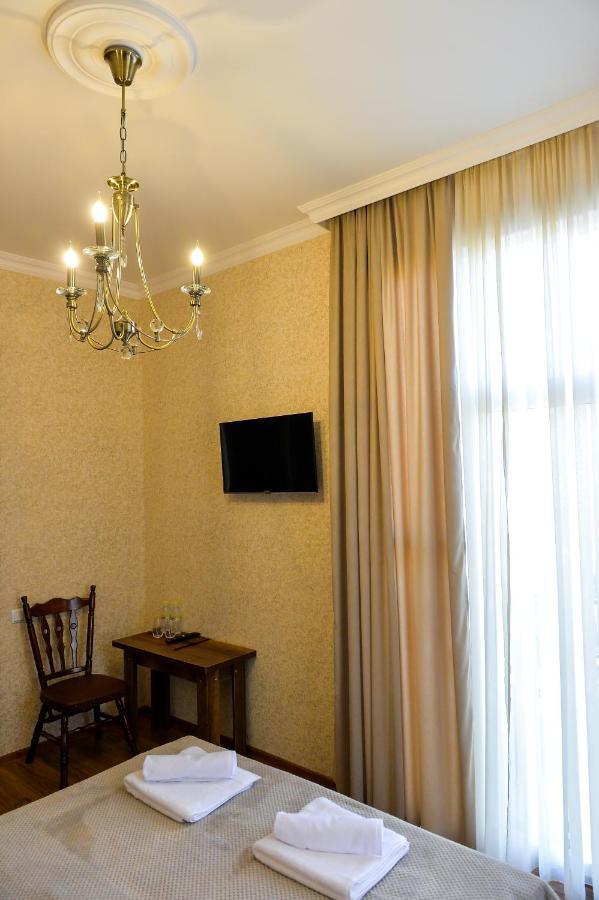 Gold Guest House Kutaisi Esterno foto
