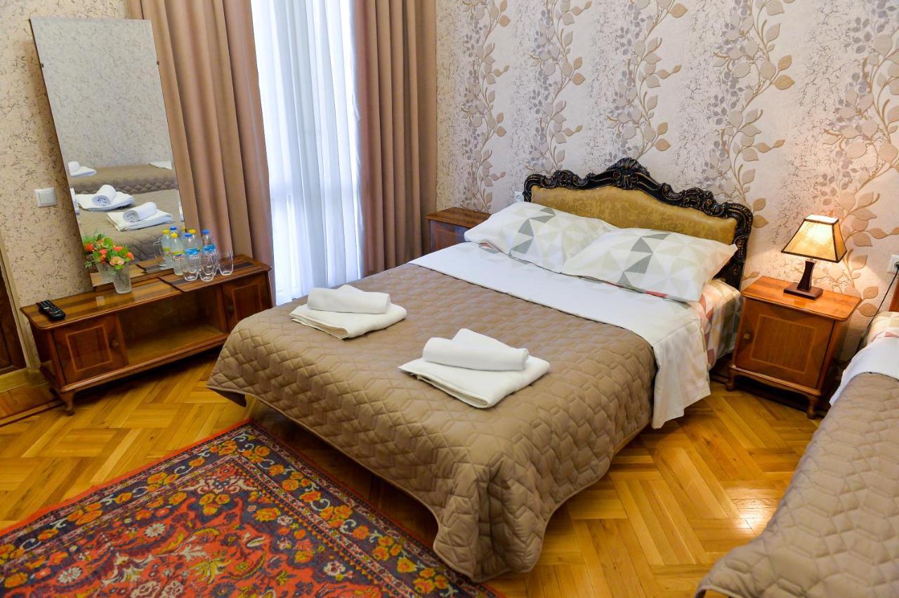 Gold Guest House Kutaisi Esterno foto